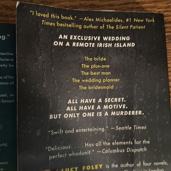 Book bundle - Picture 4 of 4